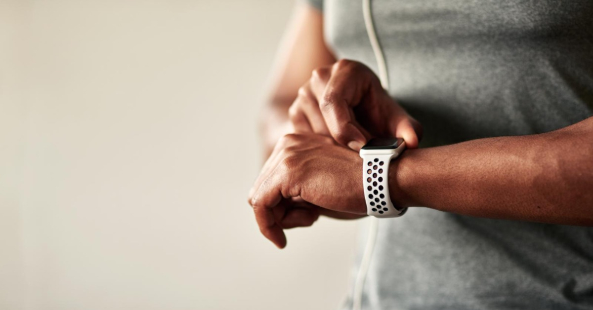 fitness tracker athlete using a fitness tracker